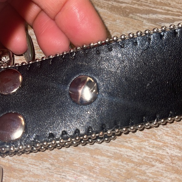 Cross studded embellished unisex black leather belt. Cross design. - Picture 3 of 8